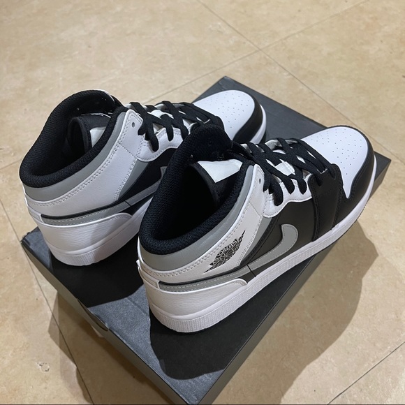 Air Jordan 1 Mid - Picture 6 of 7